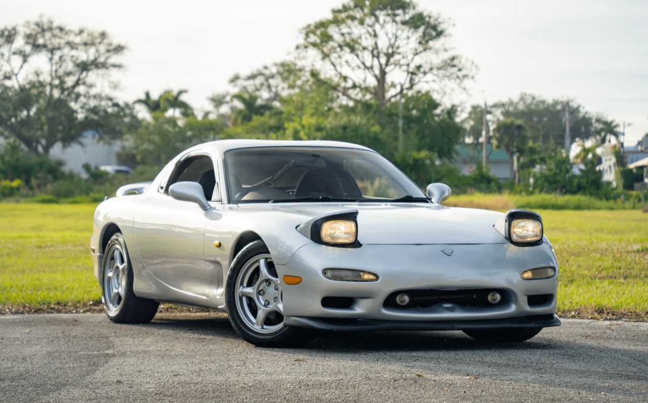 重温传说:Mazda RX-7 FD 1992——驾驶者梦寐以求的旋转引擎