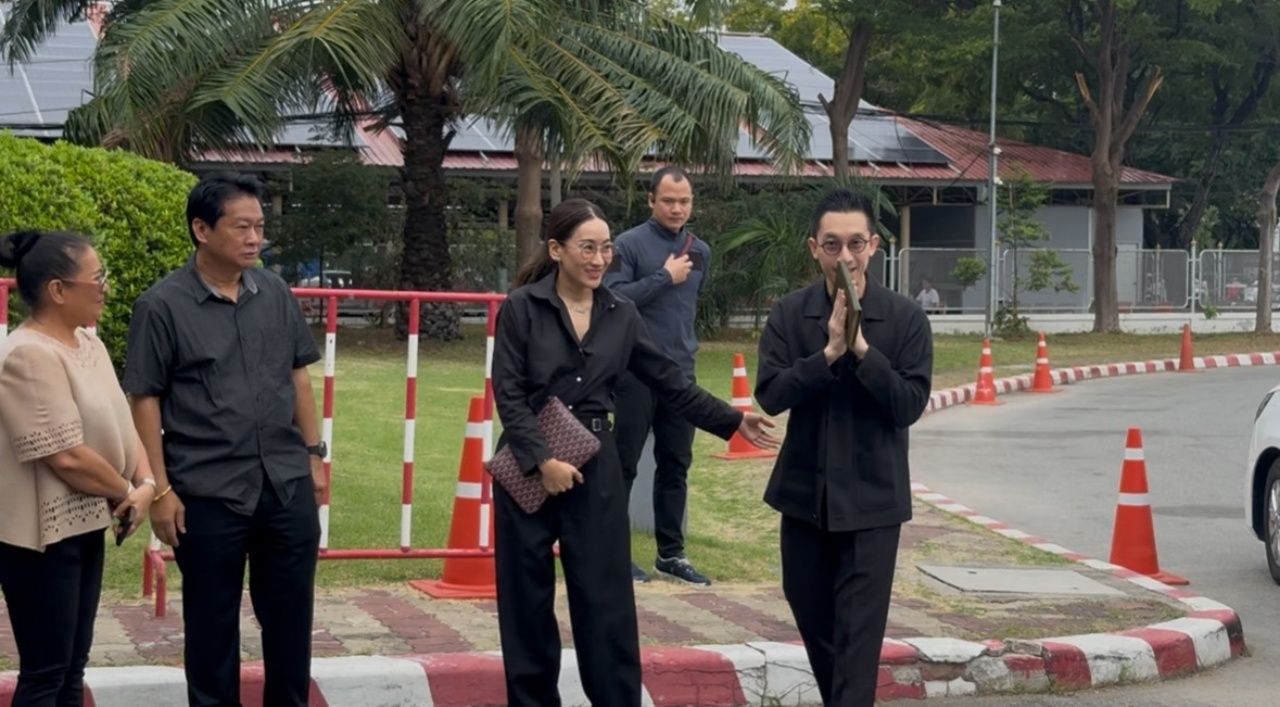 “艾姆与丈夫”探望“他信”,否认讨论新党领袖选举事宜