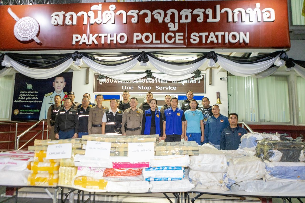 查获大卡车藏毒—冰毒+海洛因大宗，价值逾亿