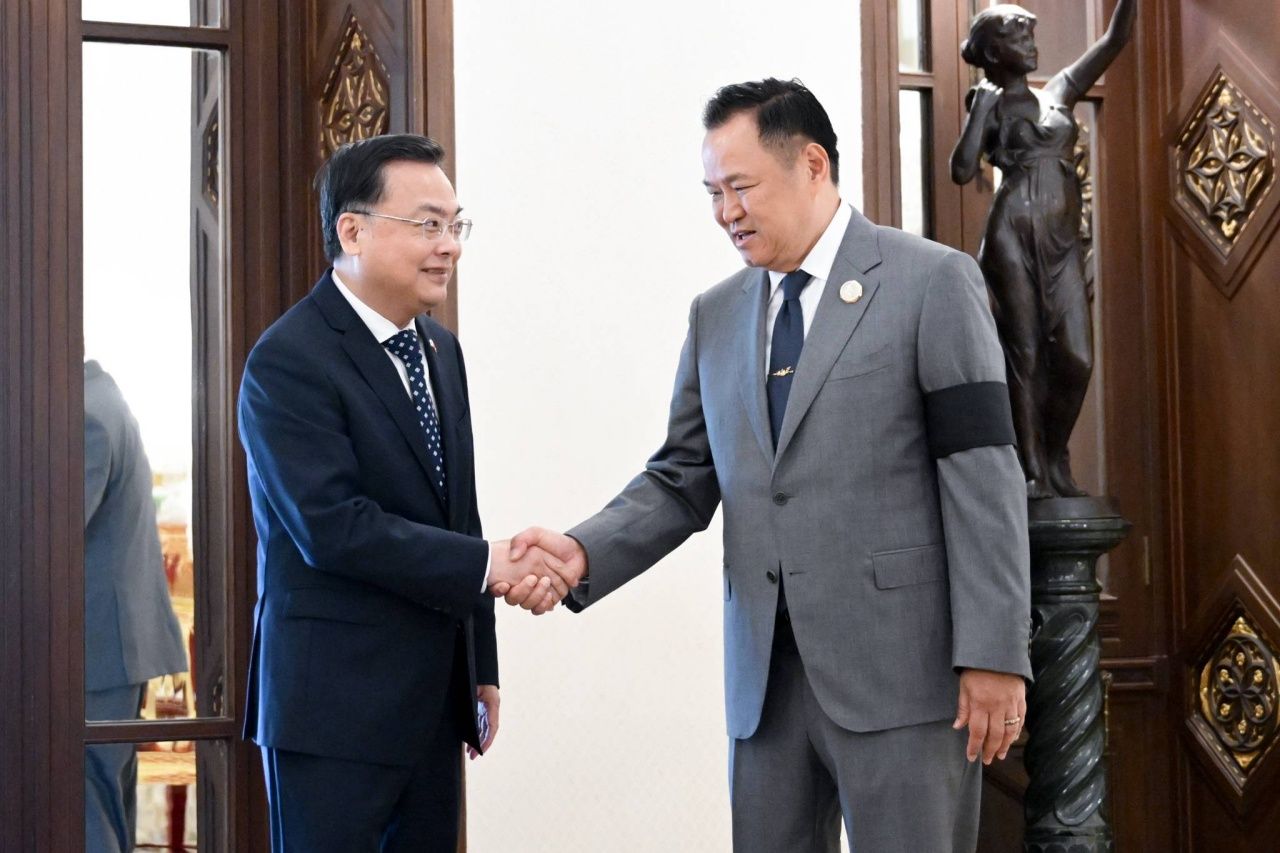 中国捐赠2000万人民币人道主义援助泰国,对起重机倒塌压毁火车事件表示遗憾