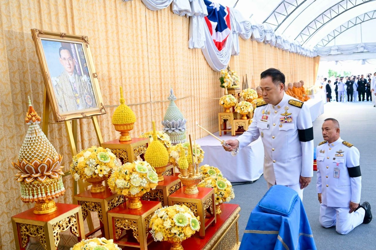 国家儿童节12月5日 总理带领供奉国王拉玛九世