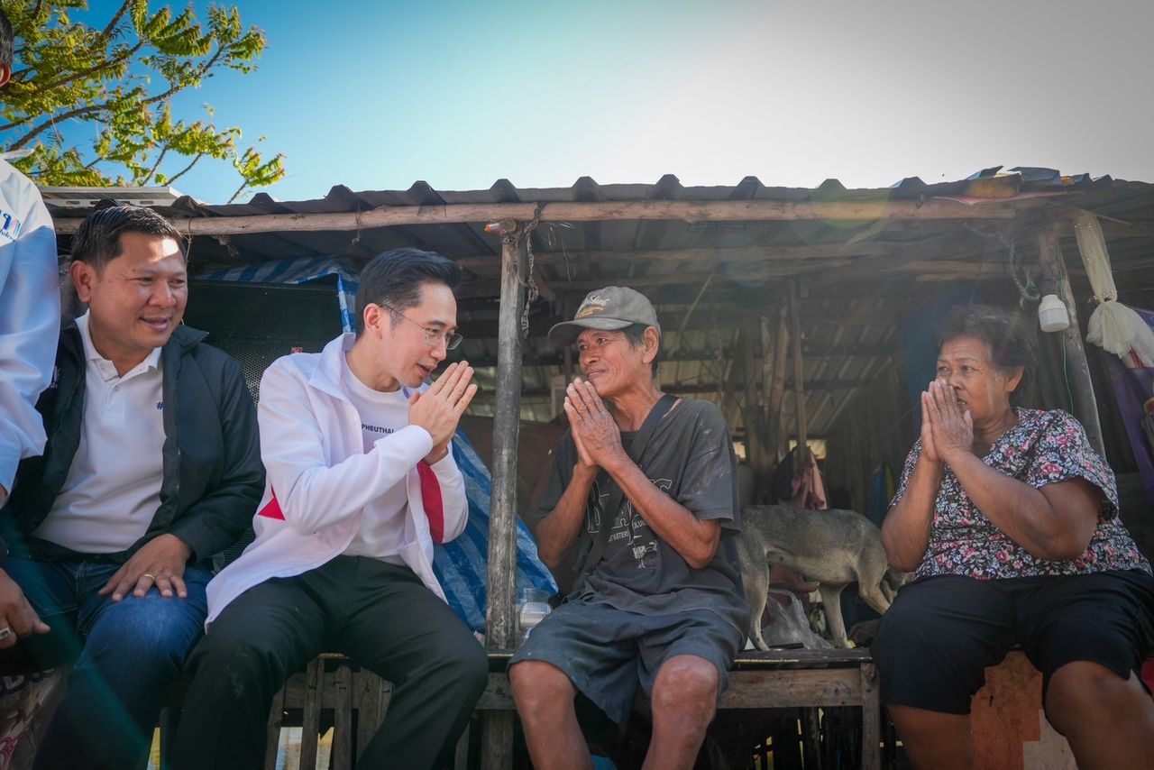 Yotsachan首次在Ayutthaya竞选活动, Anucha赞保泰国总理候选人为杰出人才