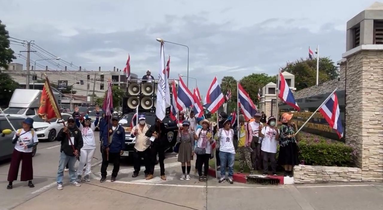 抗议团体突袭反贪污委员会，敦促处理挪用350亿预算案件