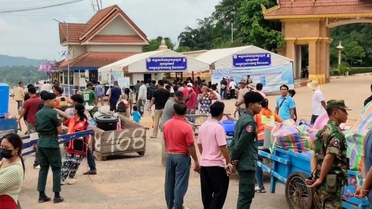 洪森聪明宣布禁止泰国商品，但允许资本家通过老挝边境购买泰国商品