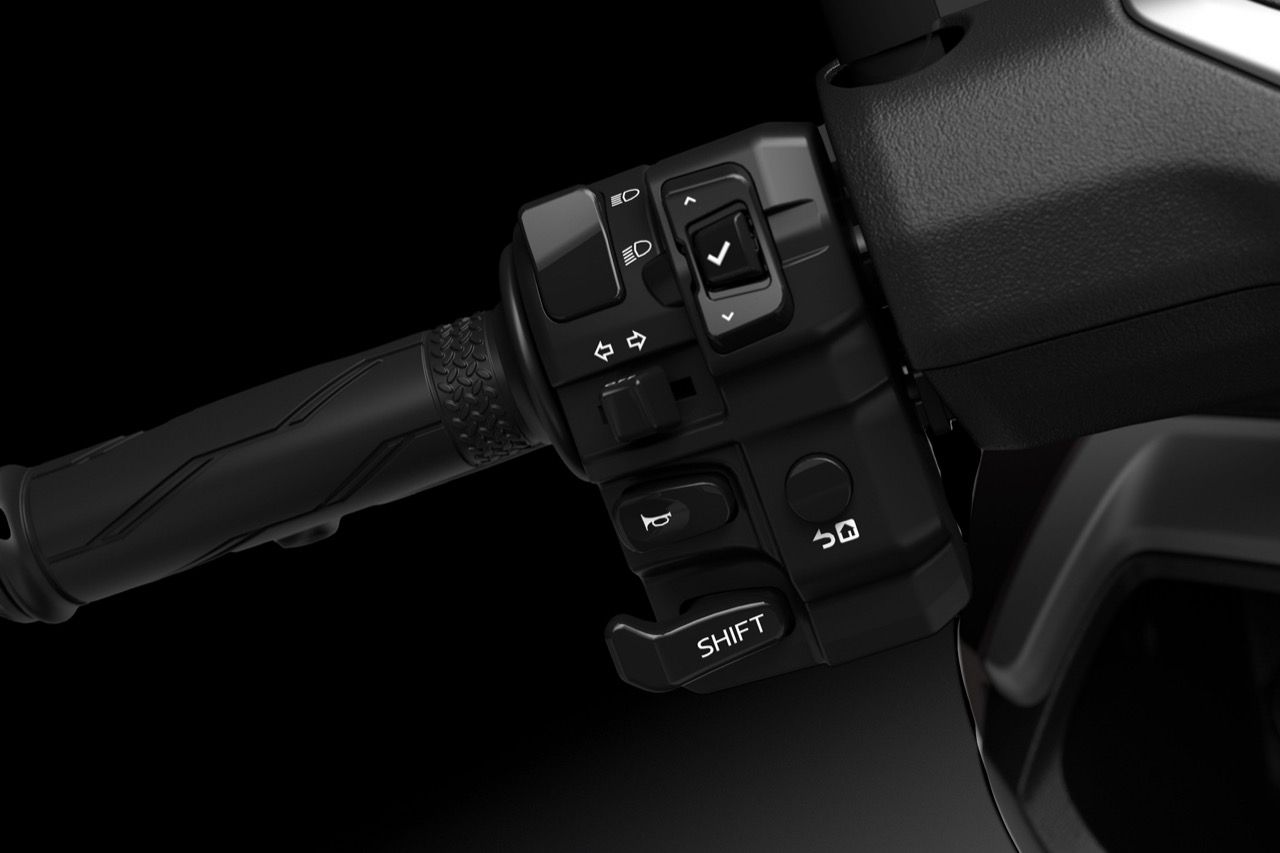 新款自动摩托车:NEW YAMAHA NMAX Tech MAX 新色 THE MAX PRIDE BOOSTER