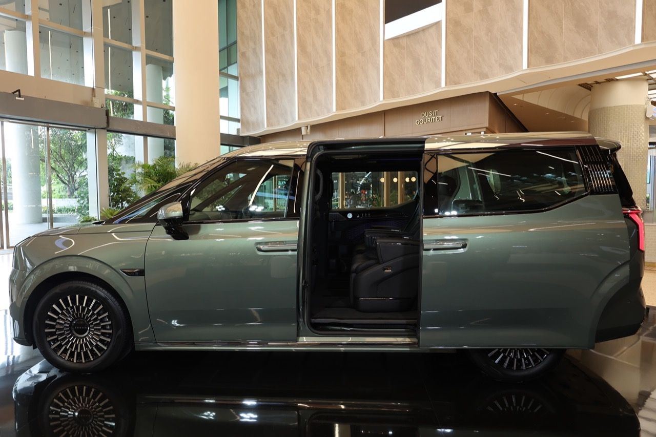 价格卓越的 ZEEKR 009 豪华 MPV 电动车 7 座