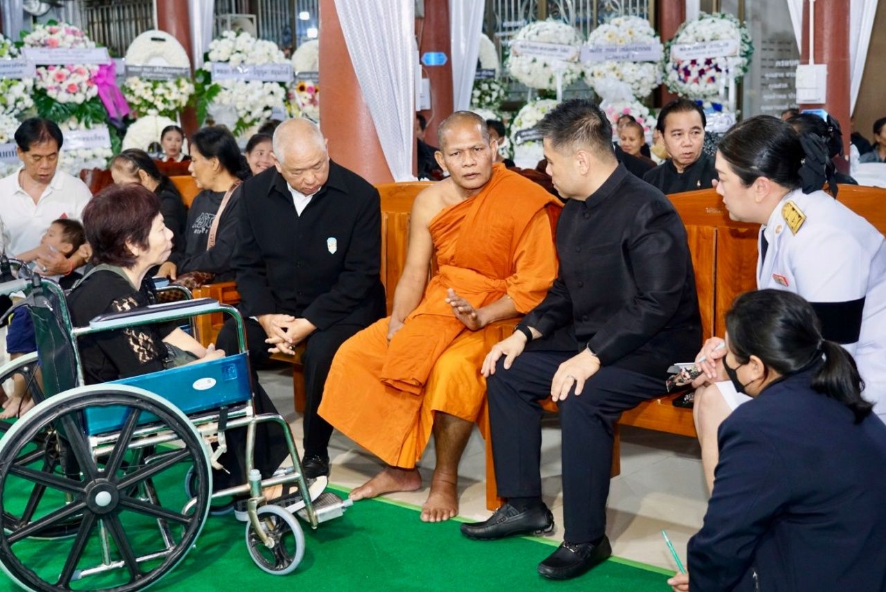 “瓦拉武”哀悼“中士翁”——这位素攀的年轻人为保卫国家献出了生命,谴责柬埔寨入侵泰国