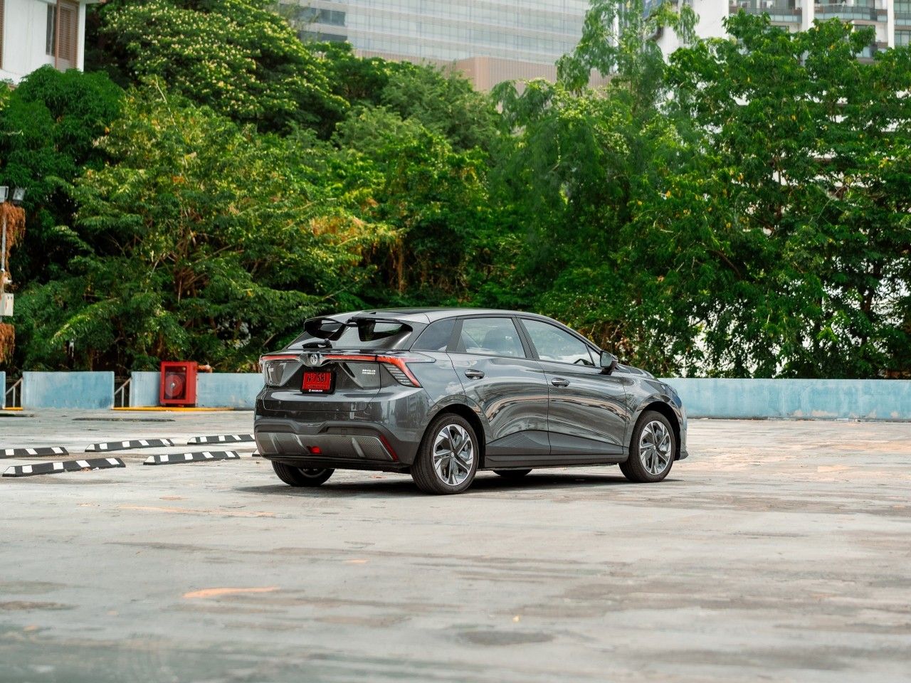 MG 微笑！2025年全球汽车销量激增12.3%，突破450.7万辆