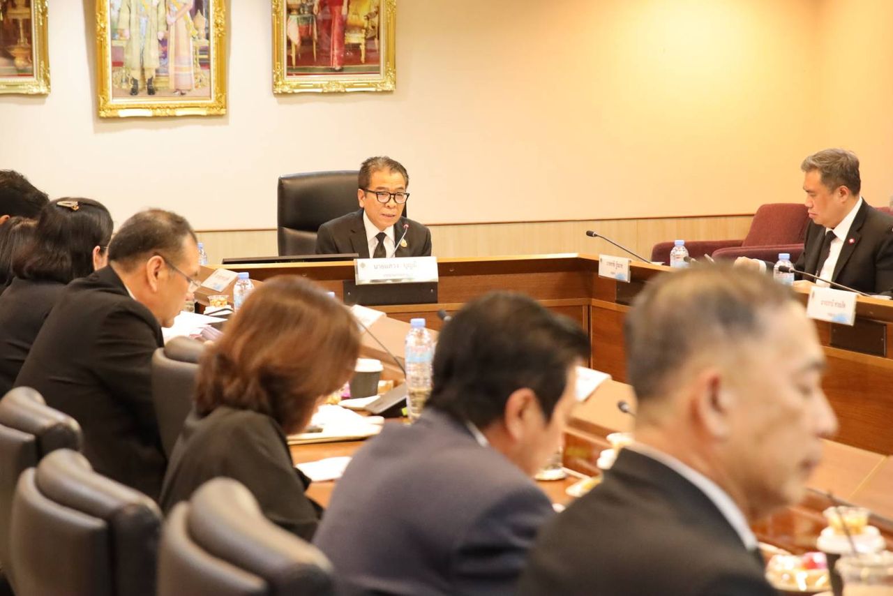 首次会议:政党政策审查委员会通过视频会议审查5个政党的政策