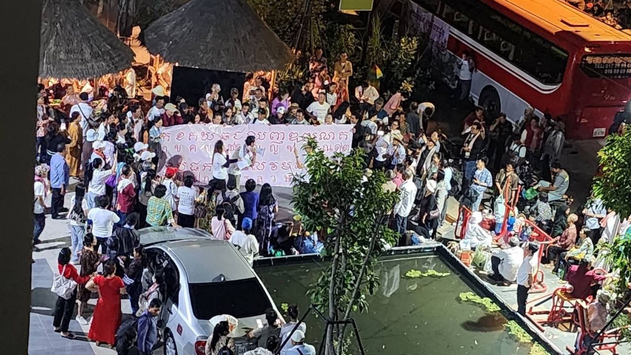 应对柬埔寨擅自进入塔梅贡寺，泰军严格整顿，柬埔寨派遣23辆大巴人潮涌入
