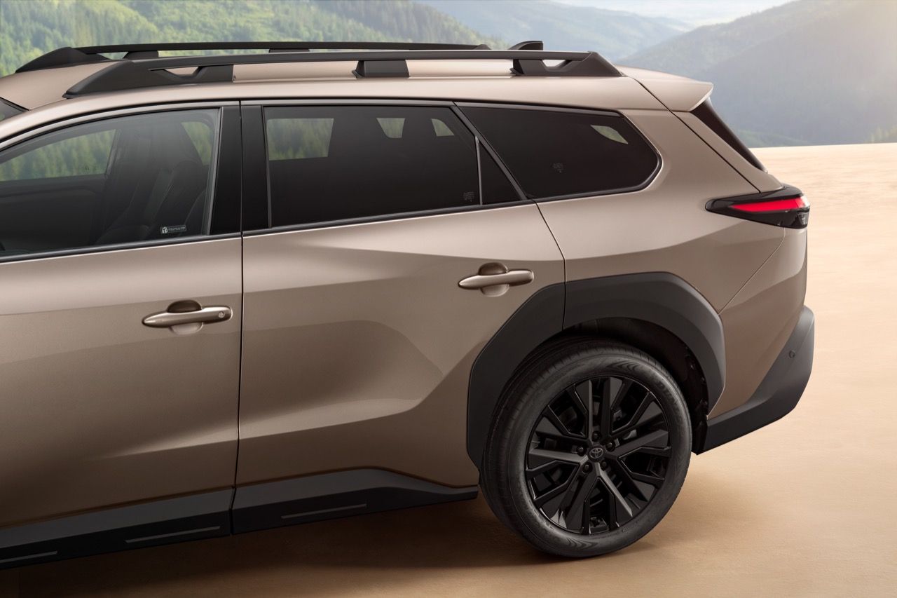 探索 Toyota New bZ4X Touring 2026