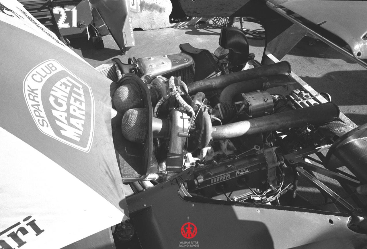 疯狂性能的双涡轮在Ferrari 126 CK Gilles Villeneuve的车中