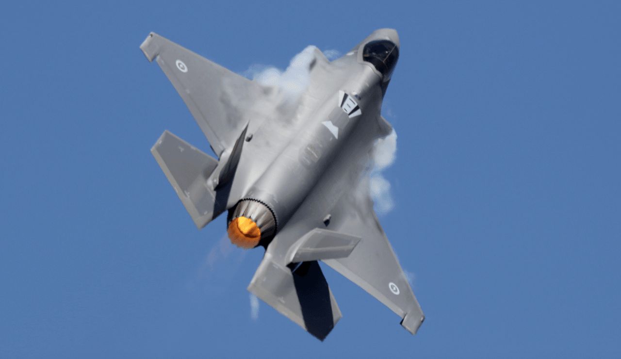 首次出现满意，8起坠机让人质疑：洛克希德马丁F-35 A闪电II