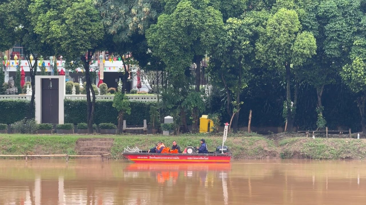 指示加强管理游客放水灯节“清迈宜宾”,湄南平水位持续上升