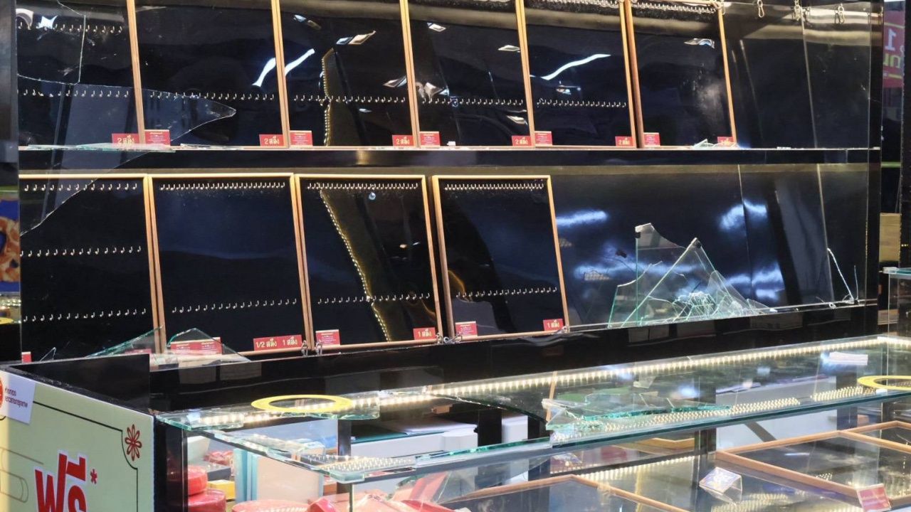 访问“少校布里斯瓦”后，嫌犯在制止抢劫事件时被枪击