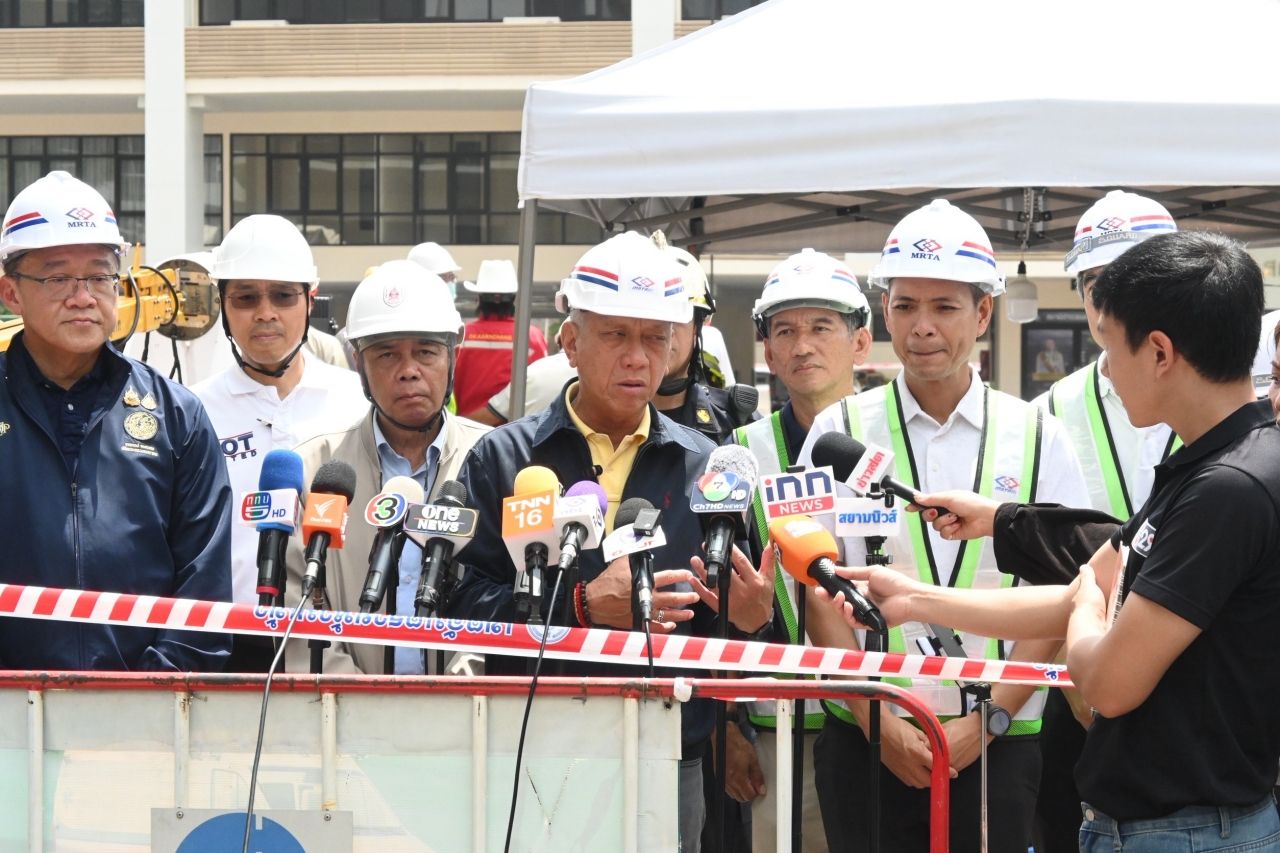 “哇沙拉”视察沉陷道路，已浇注1200立方米混凝土，若无问题可在10月8日恢复路面
