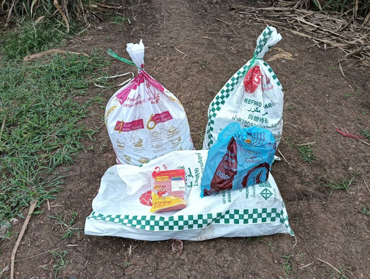 短缺 沙拉卡武守卫没收50公斤“非法香肠-肉丸” 预计准备进入柬埔寨市场