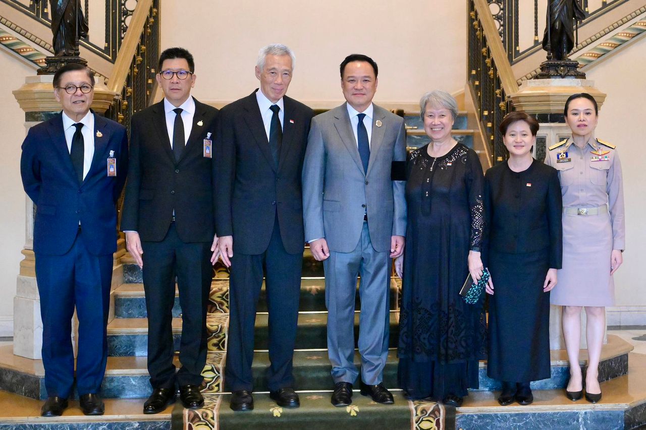 阿努廷迎接李显龙,出席哀悼礼