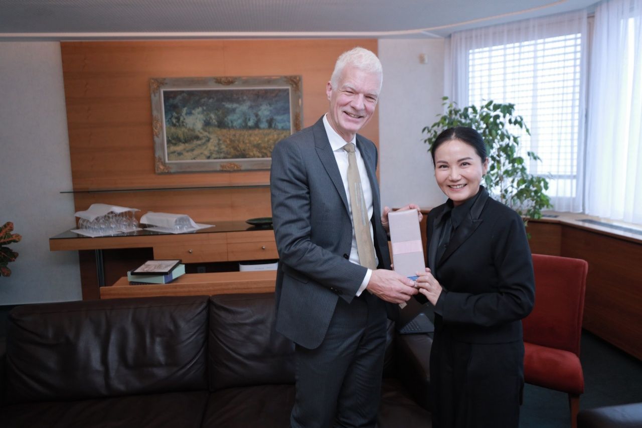 努拉蒙双边会谈,感谢OECD支持,愿意共同提升泰国教育水平