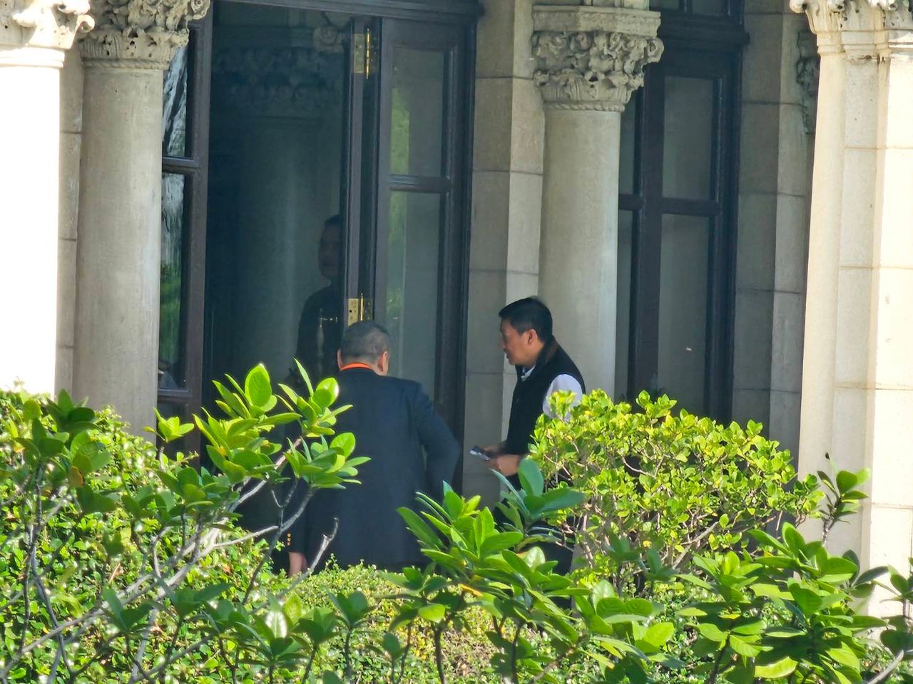 “阿努廷” 召集 “埃克纳蒂-商务常务秘书” 准备恢复合艾经济区