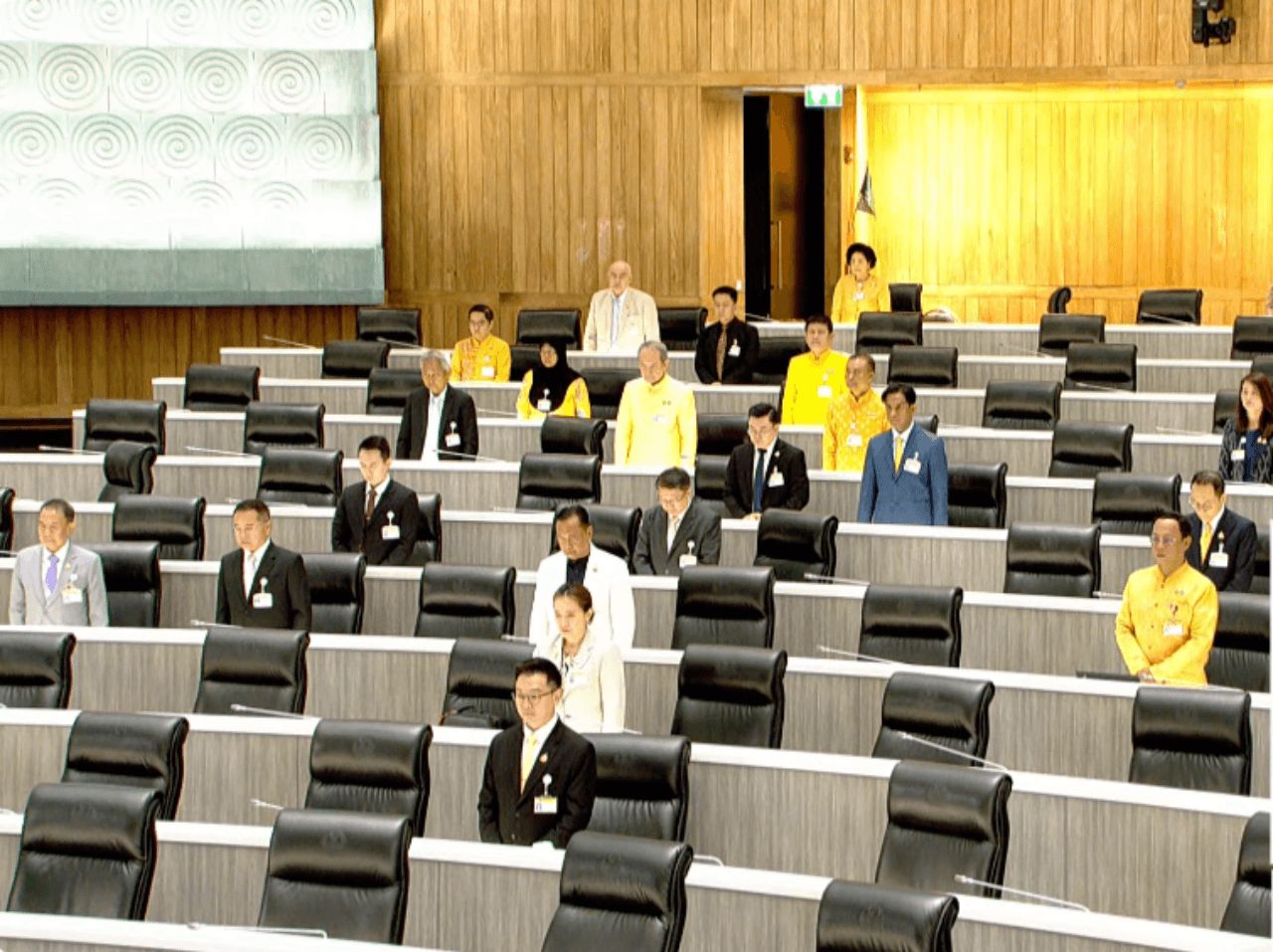 参议员默哀献给勇敢士兵，提议宣布7个边境省份戒严以遏制柬埔寨