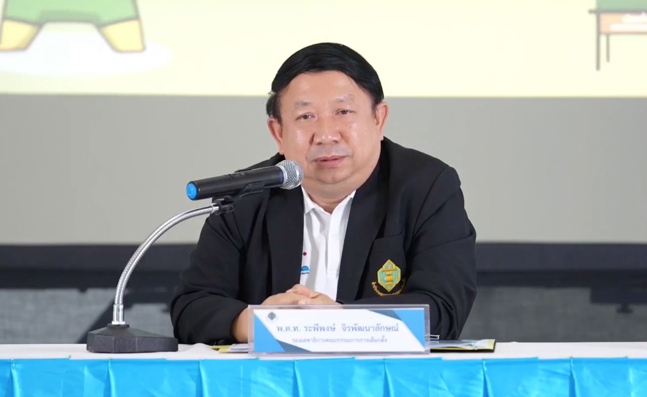 2028年市政选举，投票箱开启后选民陆续行使权利，选举委员会派出调查组调查加拉信府贿选案
