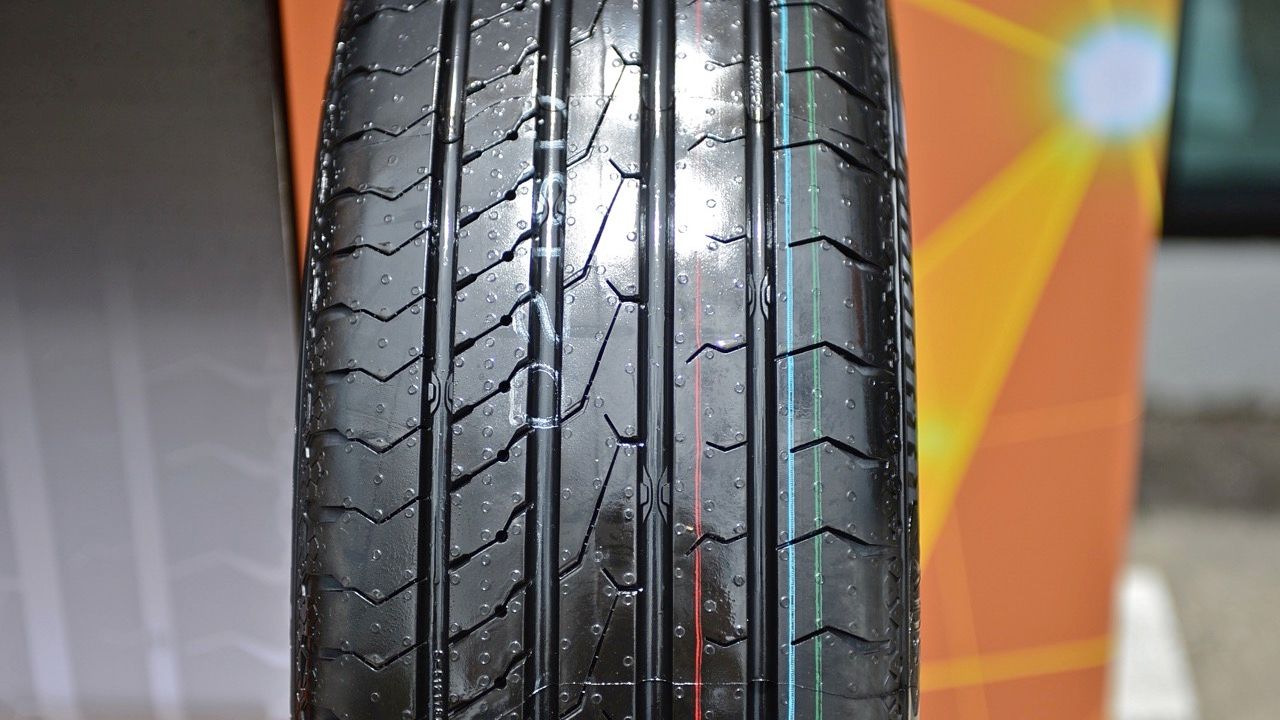 在 Continental Experience 2025 测试三款新轮胎的性能