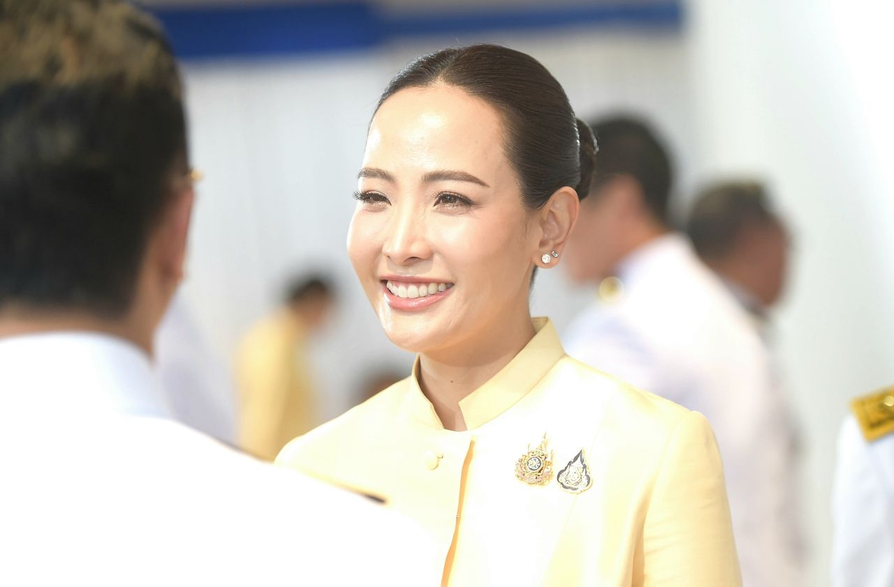 “阿努霆及其配偶”资产近400亿，拥有3架飞机价值7.42亿