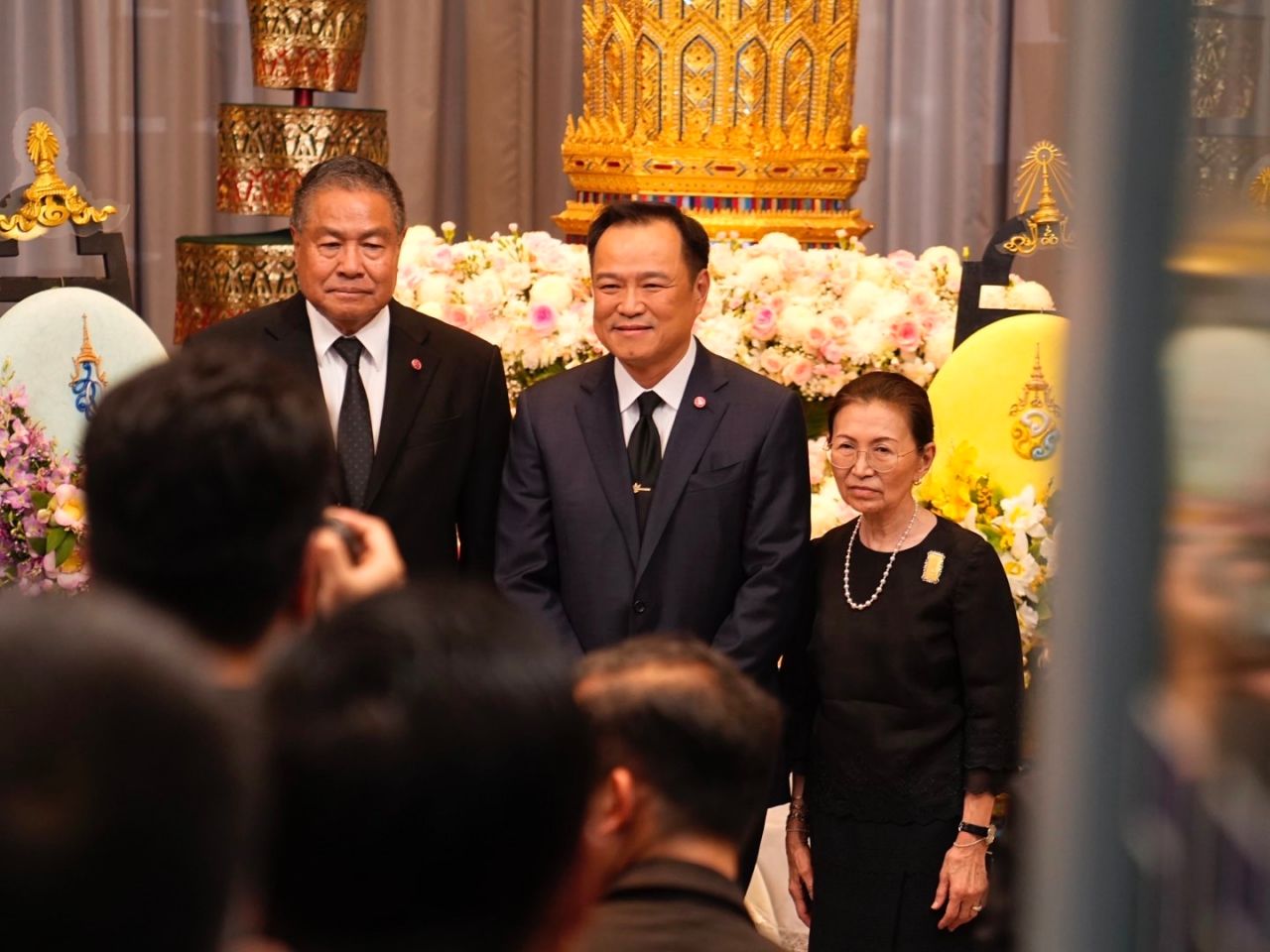 总理主持“普那·苏凡拉”的追悼仪式