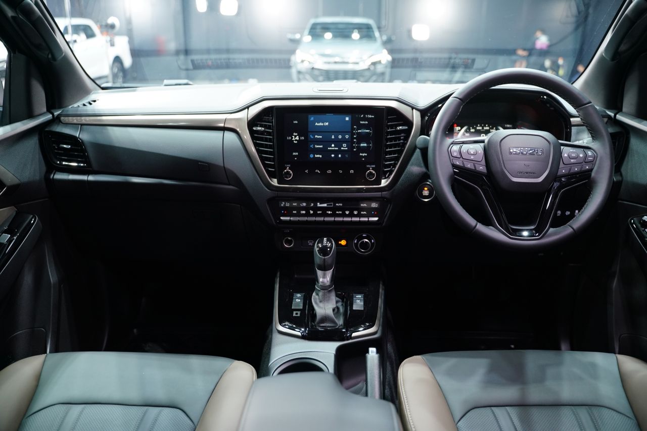 Isuzu D-Max V-Cross 2025 全新外观，配备先进的 EPS 转向系统