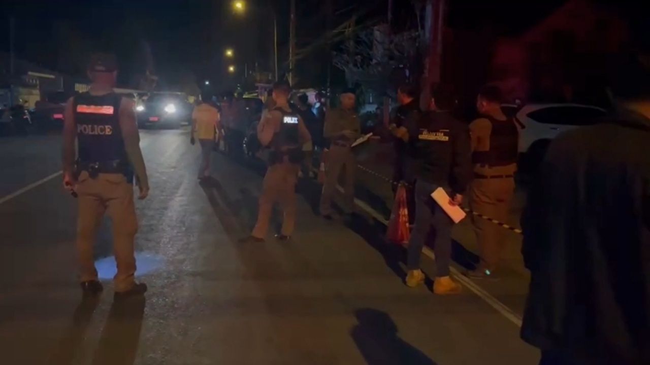 警方加紧追捕凶手，前村长在家门前遇害