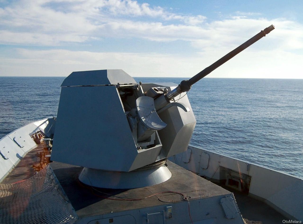 泰国海军发起强攻 炮轰红色地区的柬埔寨火炮基地