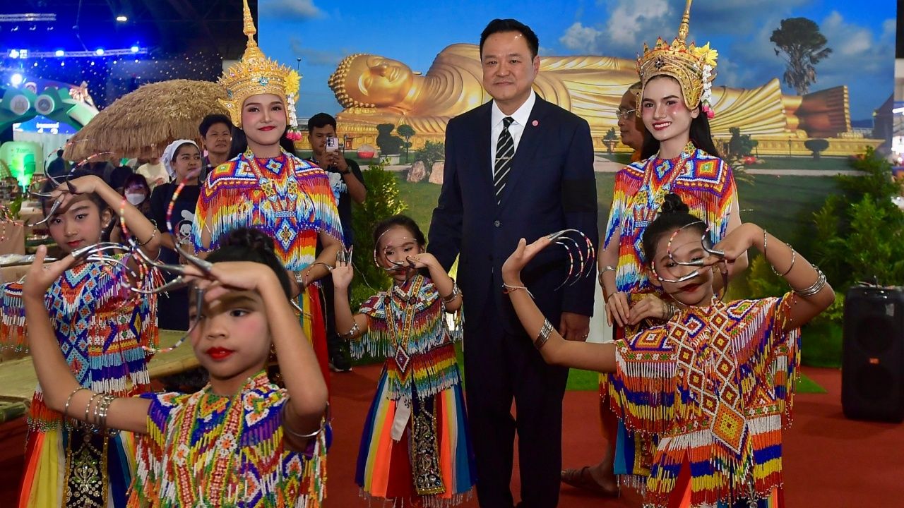 总理开启“OTOP City 2025” 活动，呼吁泰国人团结起来支持本国产品以帮助同胞