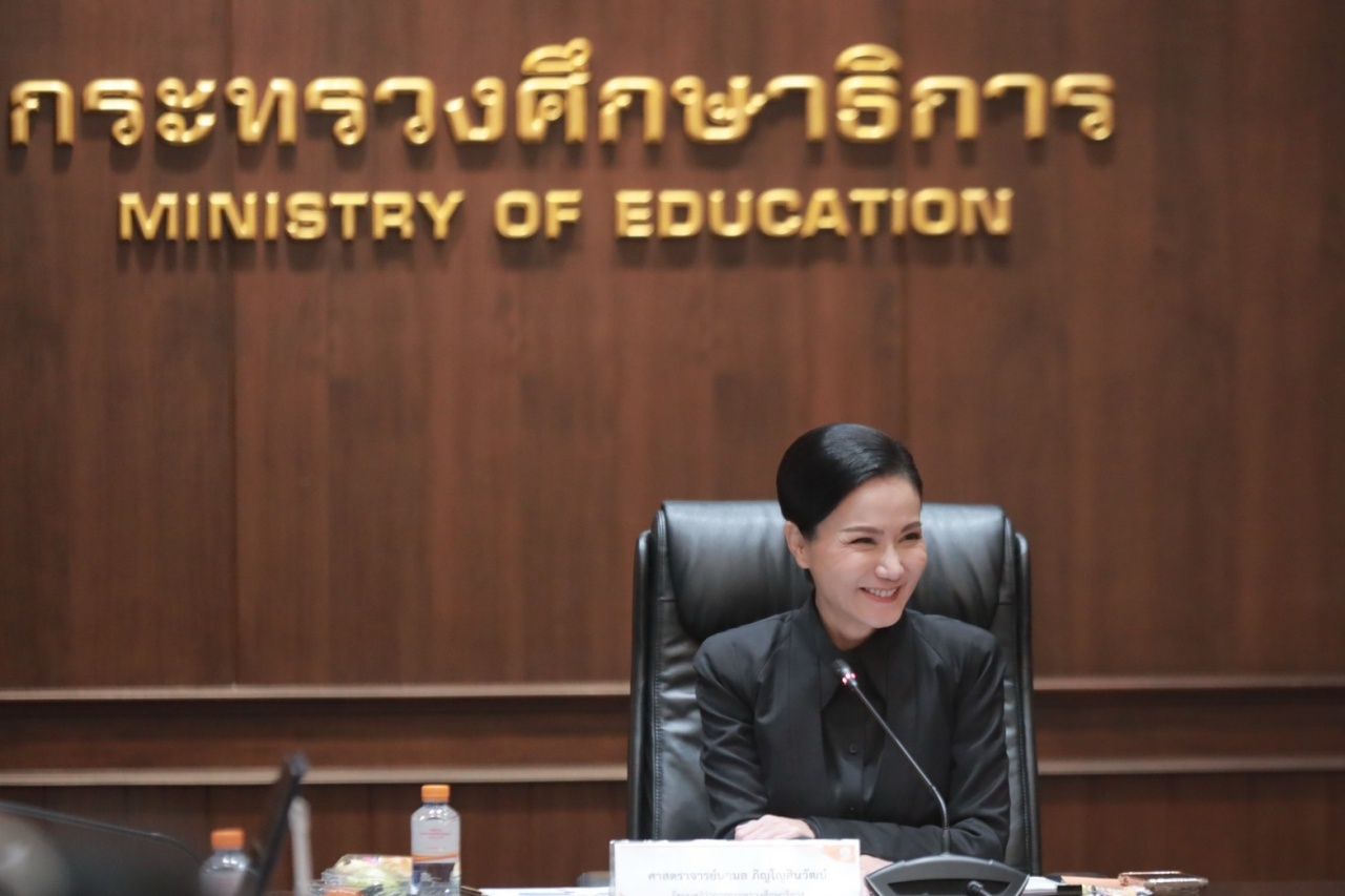 教师委员会批准新标准