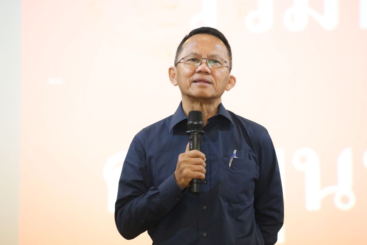 为泰党恳求在四色菊补选中支持“普莉卡”，教训少数派政府