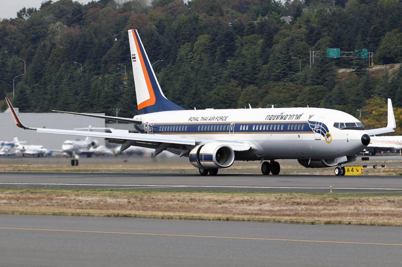 皇家飞机 BOEING 737-800