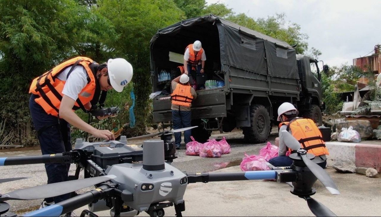 Skyller Solutions派遣无人机运送救灾物资，帮助合艾水灾受灾民众