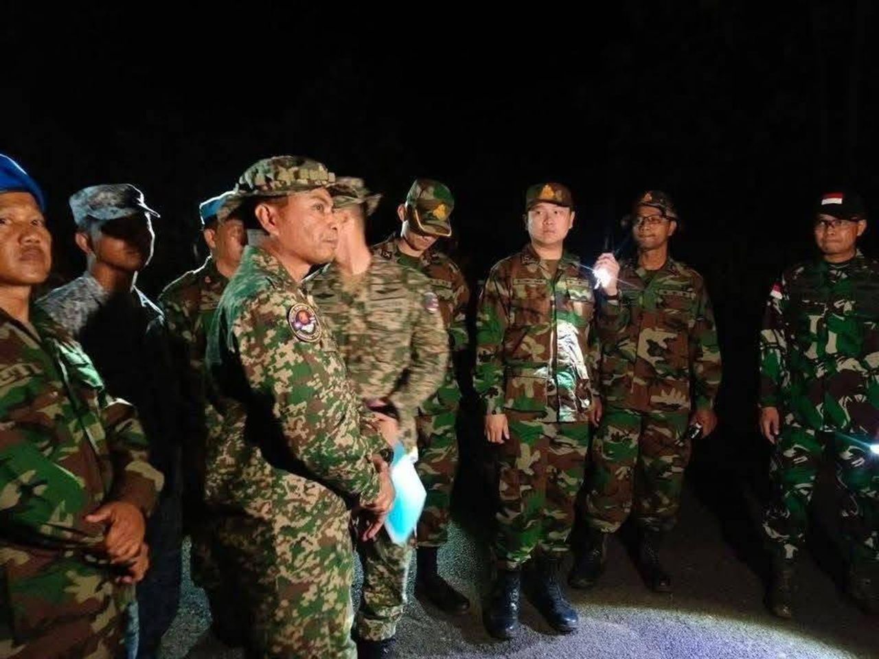 柬埔寨媒体透露,军队已开始撤出柏威夏战线的重武器
