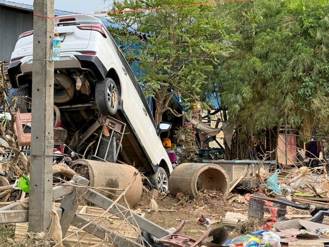 维里亚保险公司在合艾一地透露,客户已申请理赔3,800辆因洪水受损的车辆