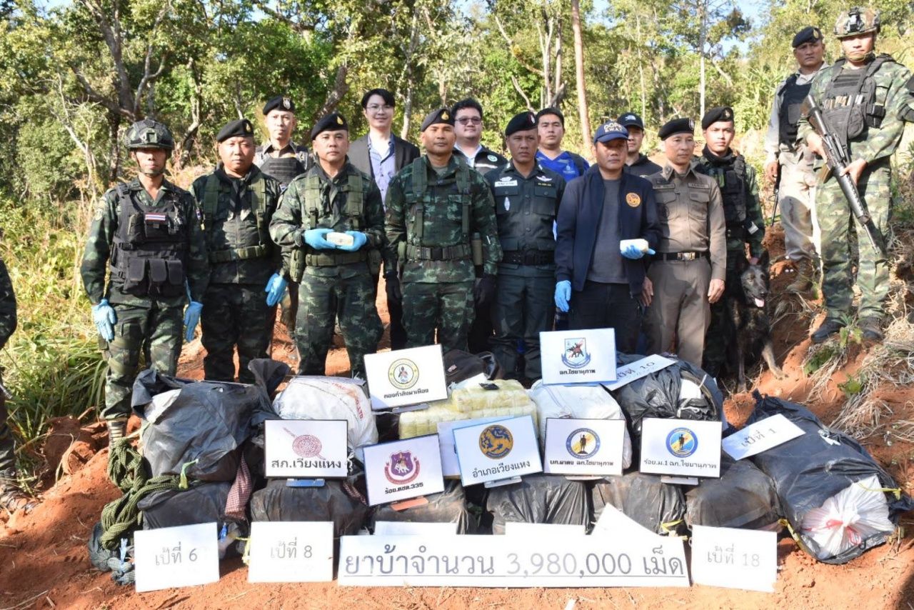 军队交火致毒贩截获事件，缴获390万颗摇头丸