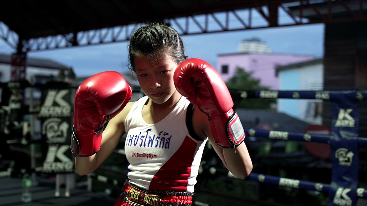 “小菲格斯” 拳击养活患病家庭的9口人，不惜受伤只为家人