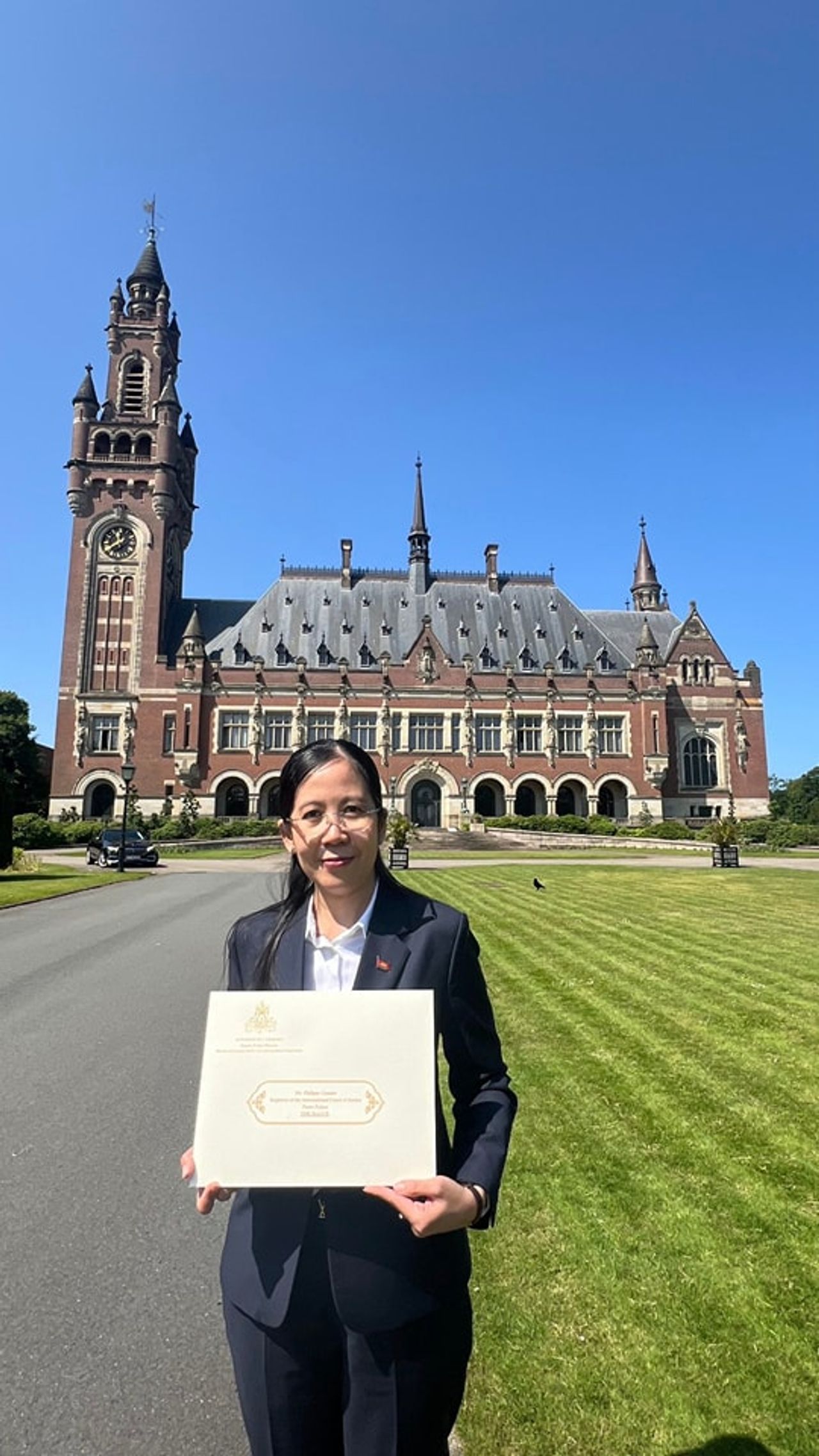 “洪玛奈” 发布柬埔寨大使向国际法院提交文件的照片