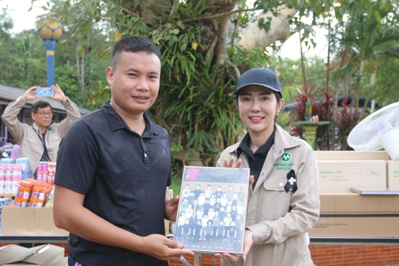 提供奖学金和学习用品给边界巡逻警察学校