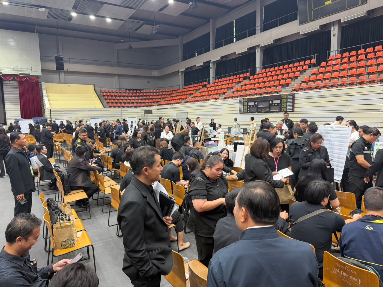 曼谷选举委员会模拟演练选举登记前的真实场景，警告禁止分配号码后举办娱乐活动