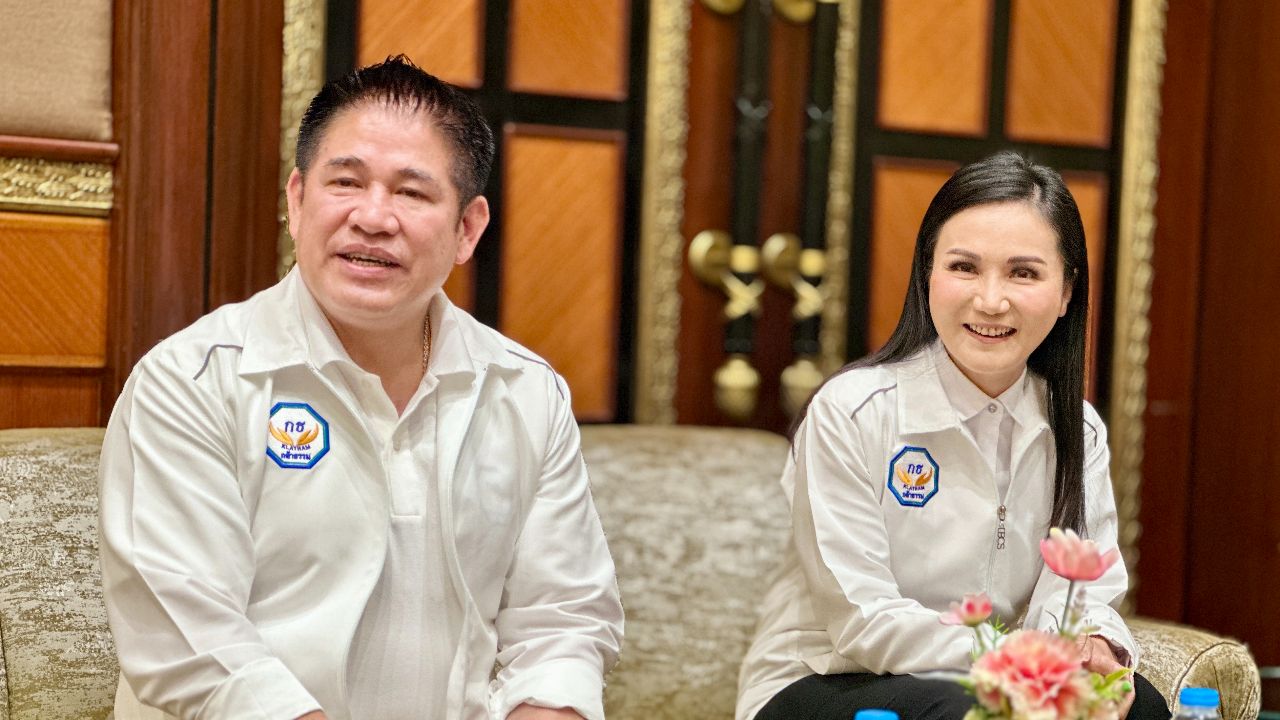 检查“勇敢正义党”的“吸引力”力量