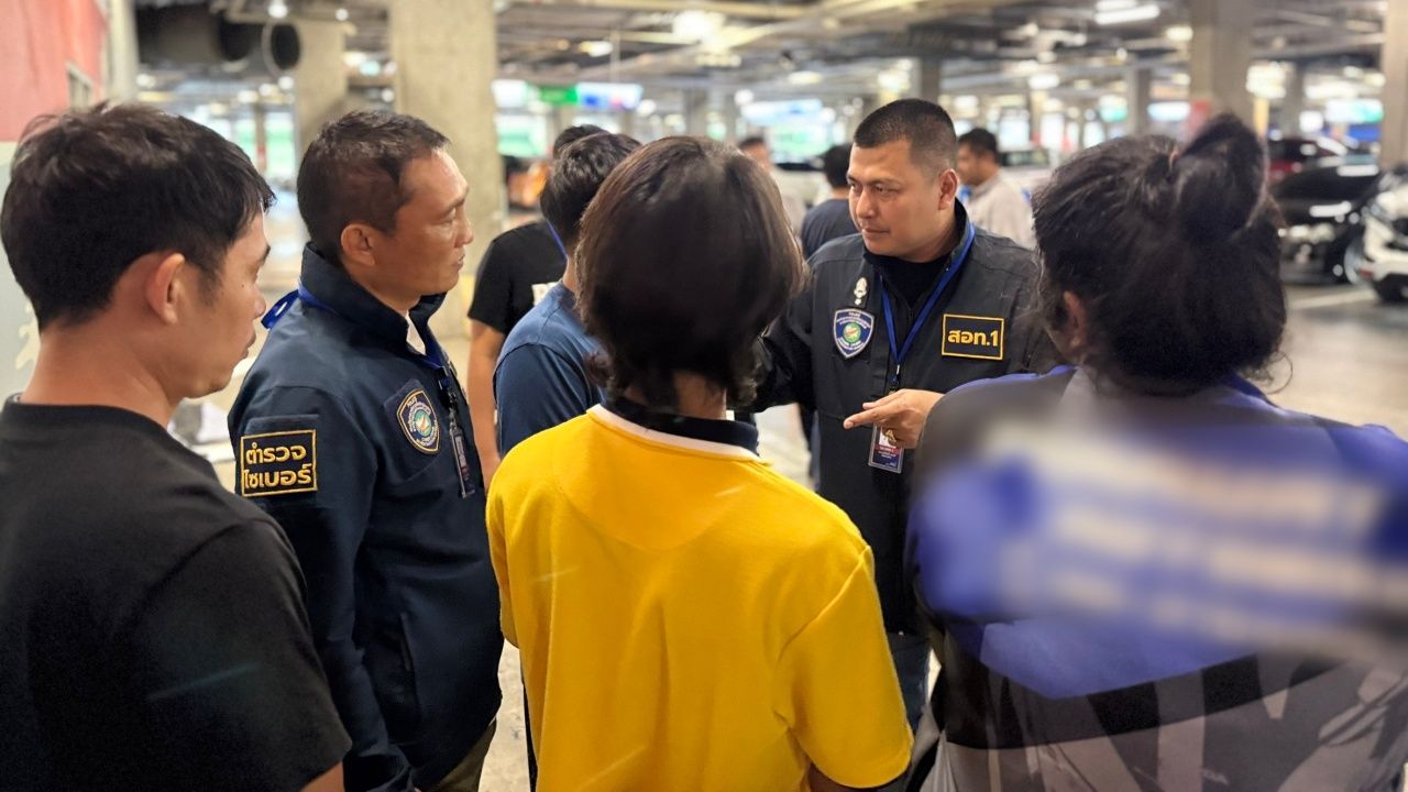 警方突袭购物中心中介，暗中销售“幽灵SIM卡和马甲账户”，切断“诈骗集团”链条