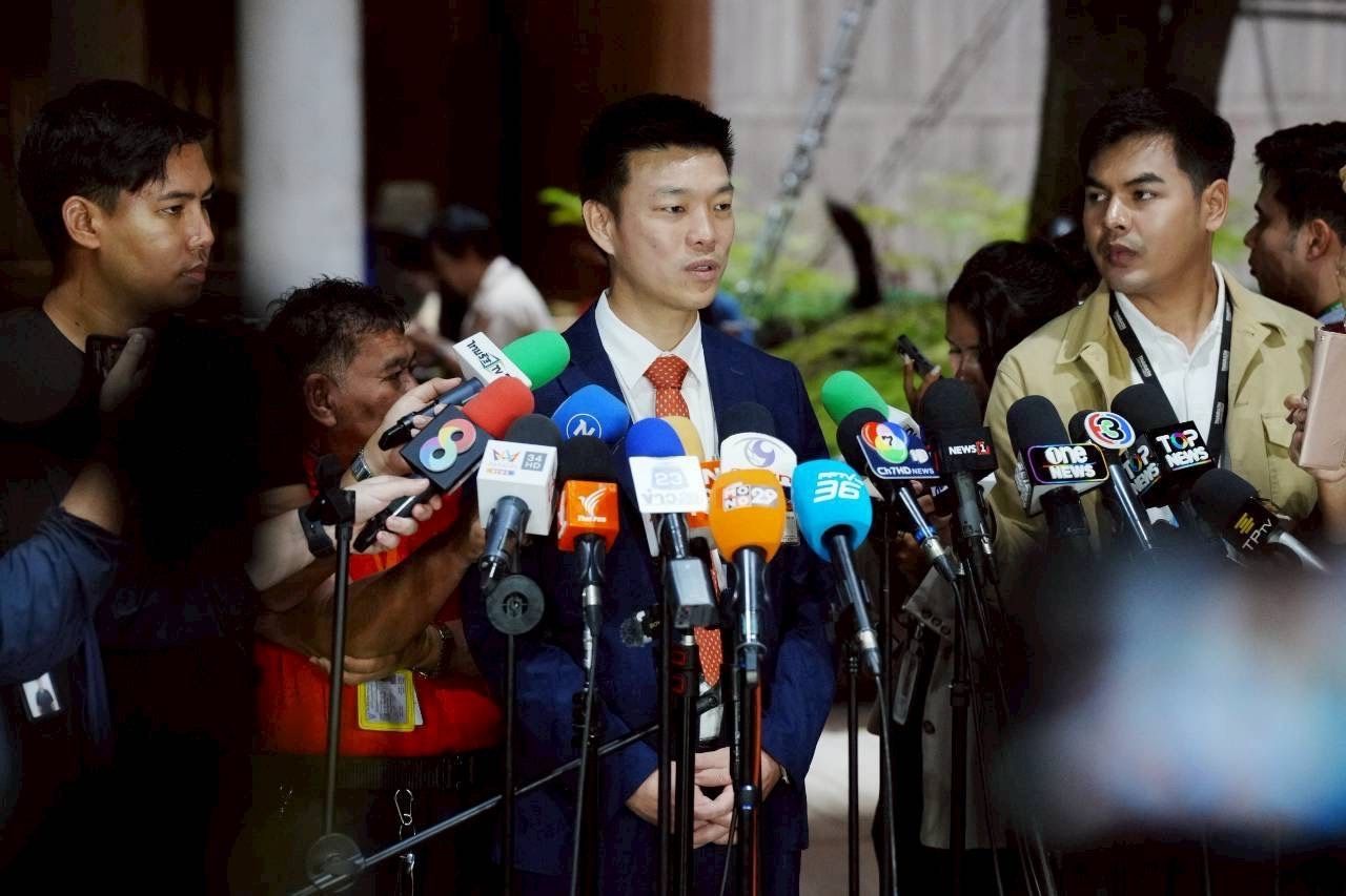 “婷” 确认人民党支持“阿努廷”当总理，无视泰国党提议