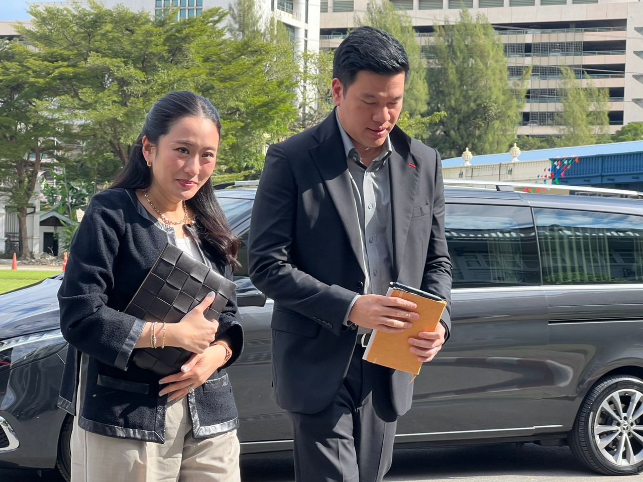 “英克” 探访“他信” 呼吁支持“约沙楠” 泰爱党总理候选人