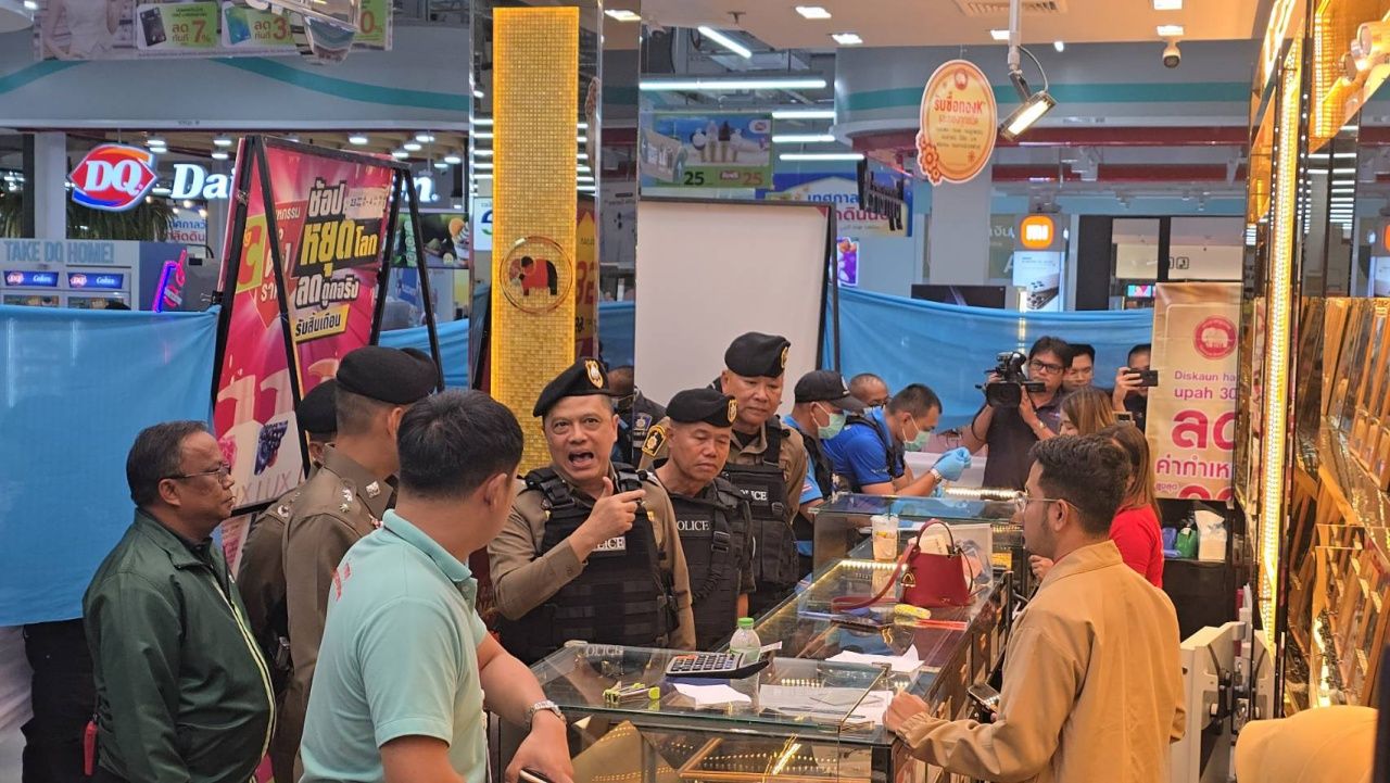 警方在泰国苏兰站金店抢劫案中发现嫌犯指纹