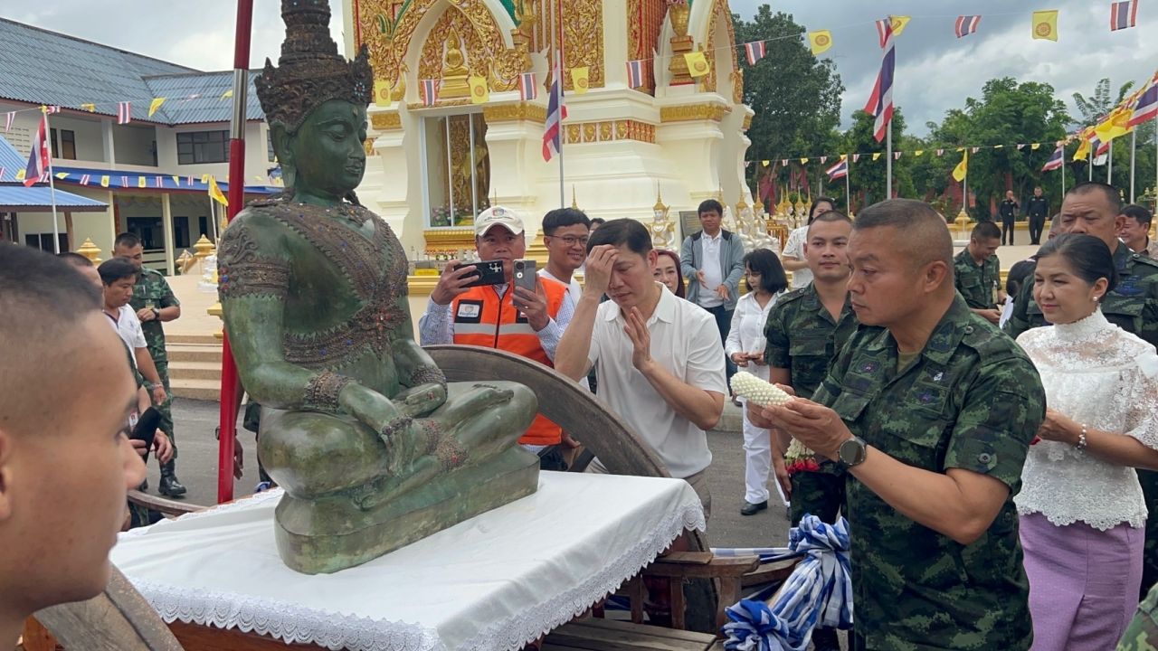 第二地区指挥官坚持没有重要意义，正常礼敬佛像，理解总理各司其职